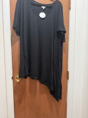 Black Asymmetric Short-Sleeve Tunic Top